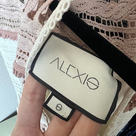 ALEXIS Melania White Beige Lace Tiered Mini Dress Size S - Picture 4 of 5